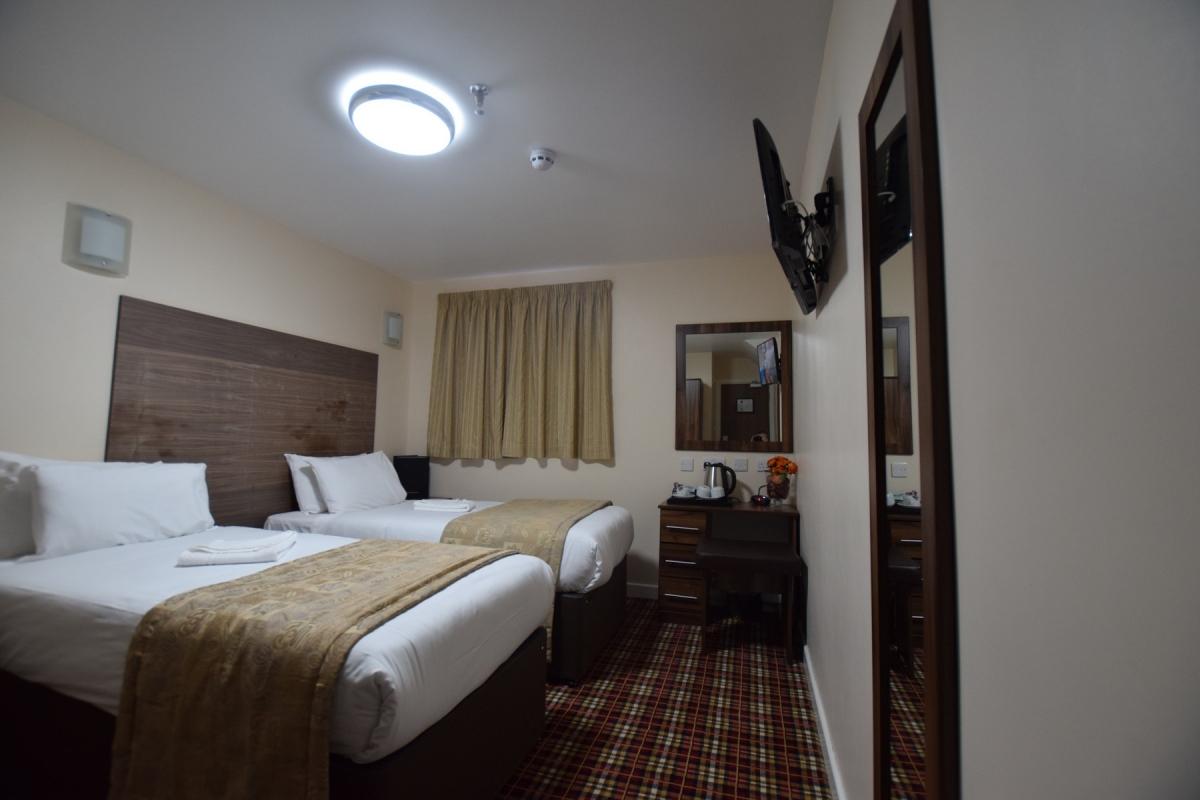 Lucky 8 Hotel Ilford